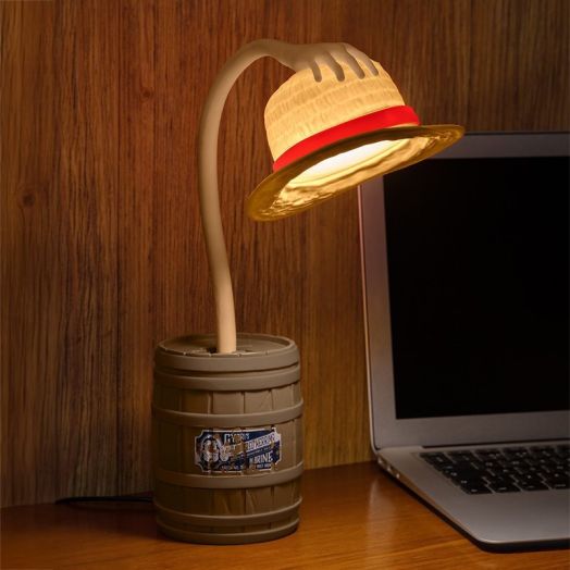 Straw Hat Posable Light